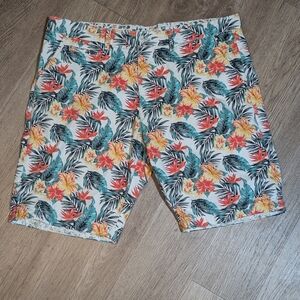 Men's Denim & Flower Flat Front Shorts Size 36